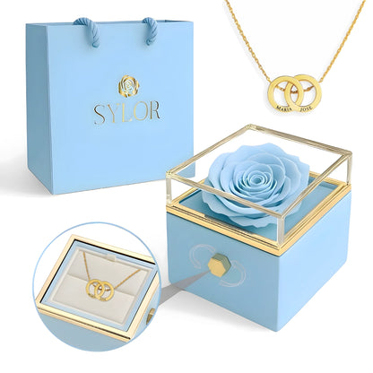 Collana con scatola di rose vere e cerchi intrecciati